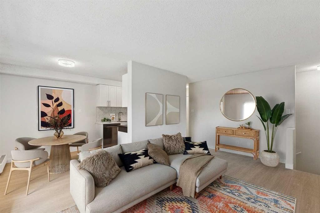 2-bed Apartment for sale at 17, 3519 49 Street NW, Calgary