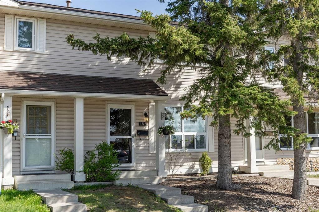 3-bed Townhouse for sale at 165 Woodmont Terrace SW, Calgary