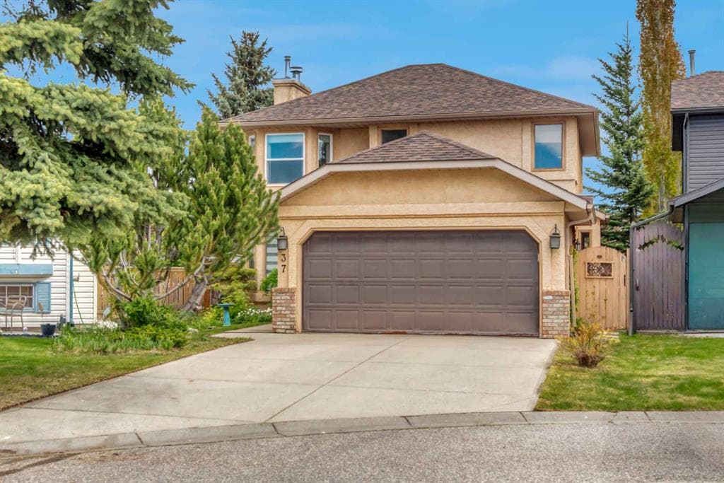 4-bed Detached for sale at 37 Shawbrooke Bay SW, Calgary