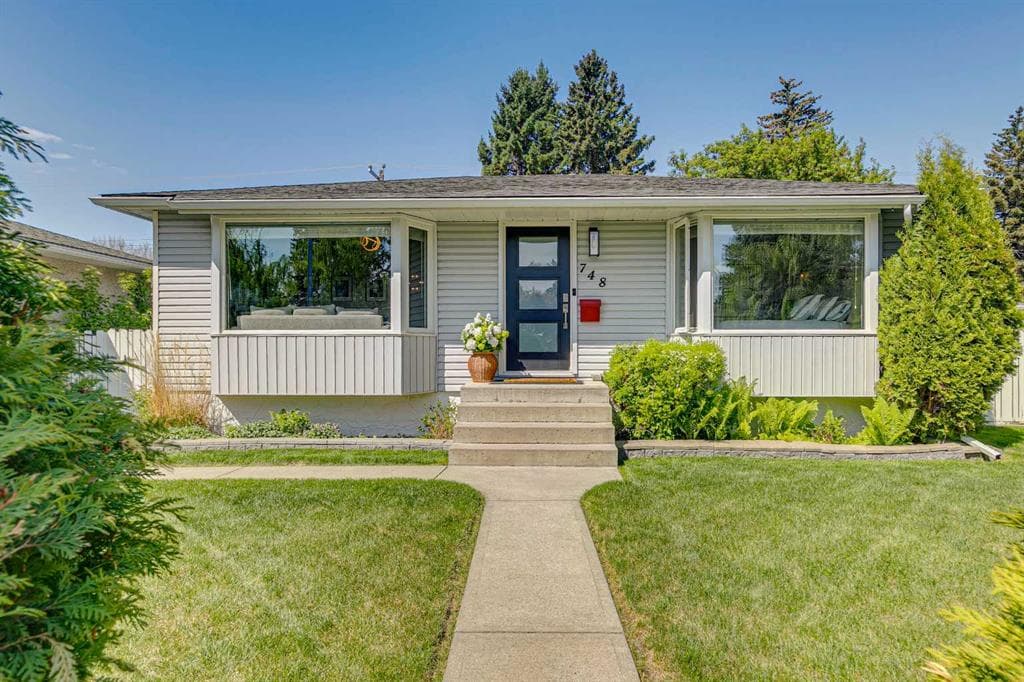 3-bed Detached for sale at 748 Archwood Road SE, Calgary