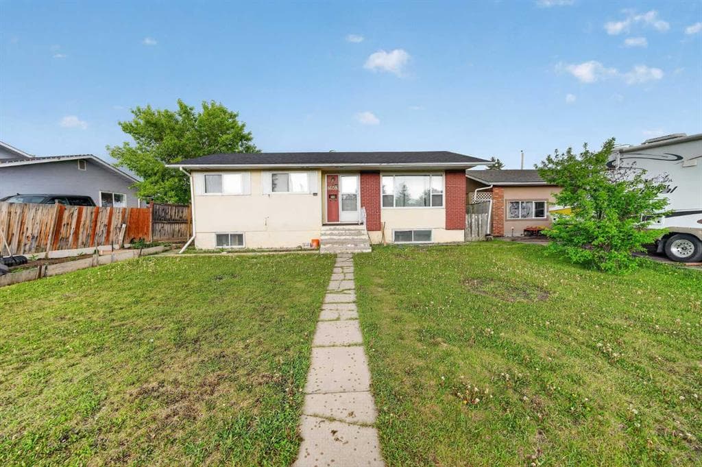 5-bed Detached for sale at 1608 54 Street SE, Calgary