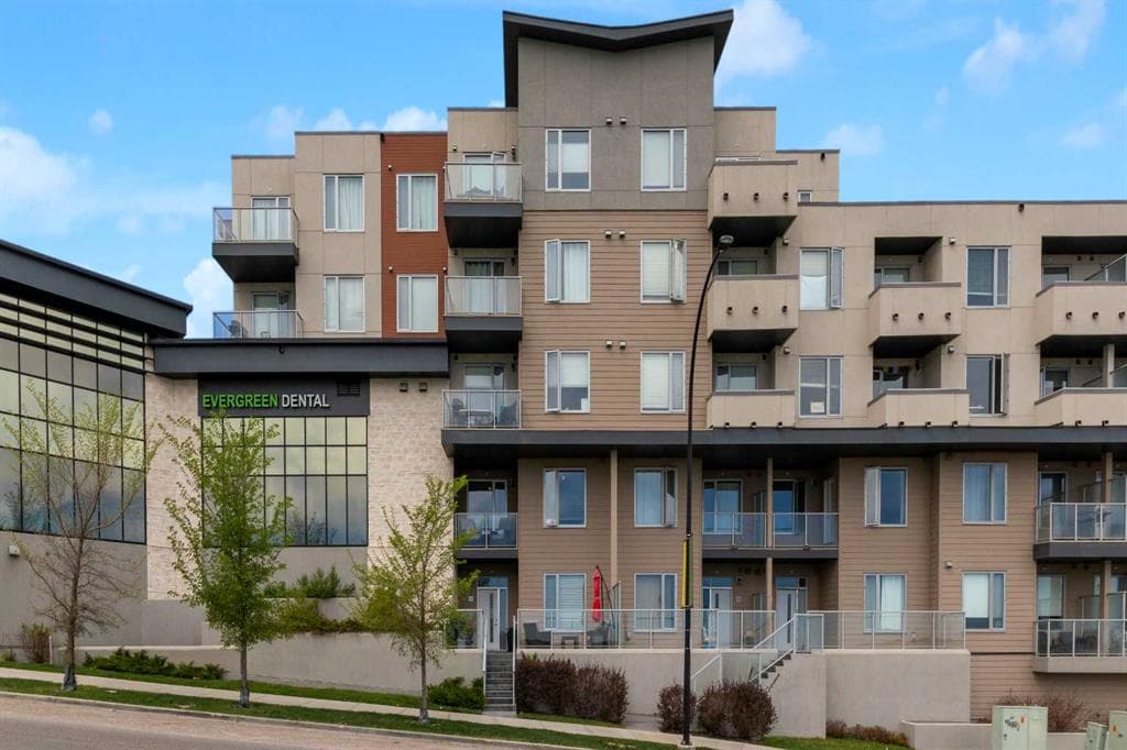 2-bed Townhouse for sale at 101, 30 Shawnee Common SW, Calgary