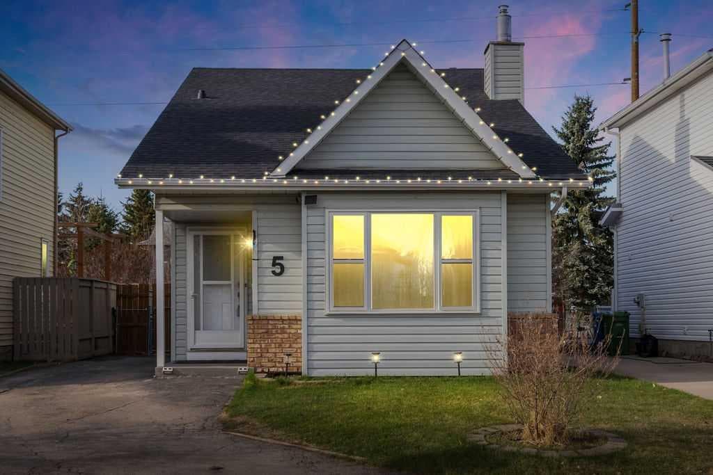 3-bed Detached for sale at 5 Shawglen Court SW, Calgary