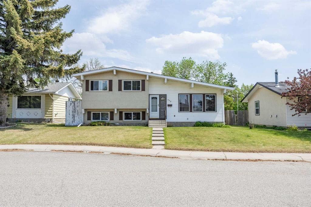 5-bed Detached for sale at 452 Manora Way NE, Calgary