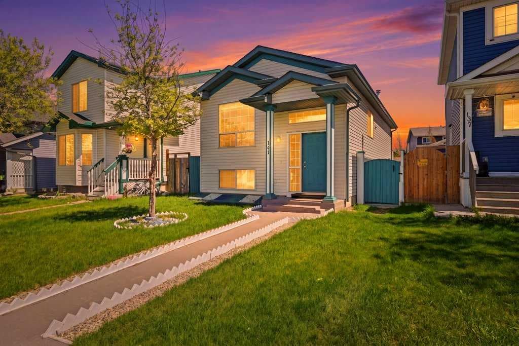3-bed Detached for sale at 141 Martin Crossing Crescent NE, Calgary
