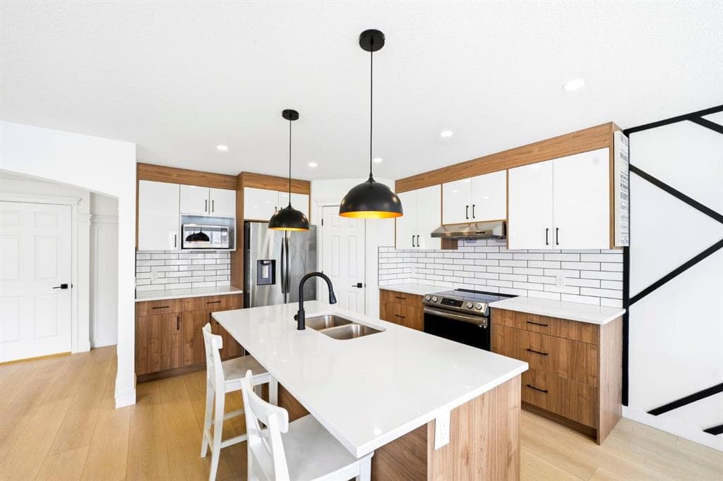 4-bed Detached for sale at 193 Hidden Creek Road NW, Calgary