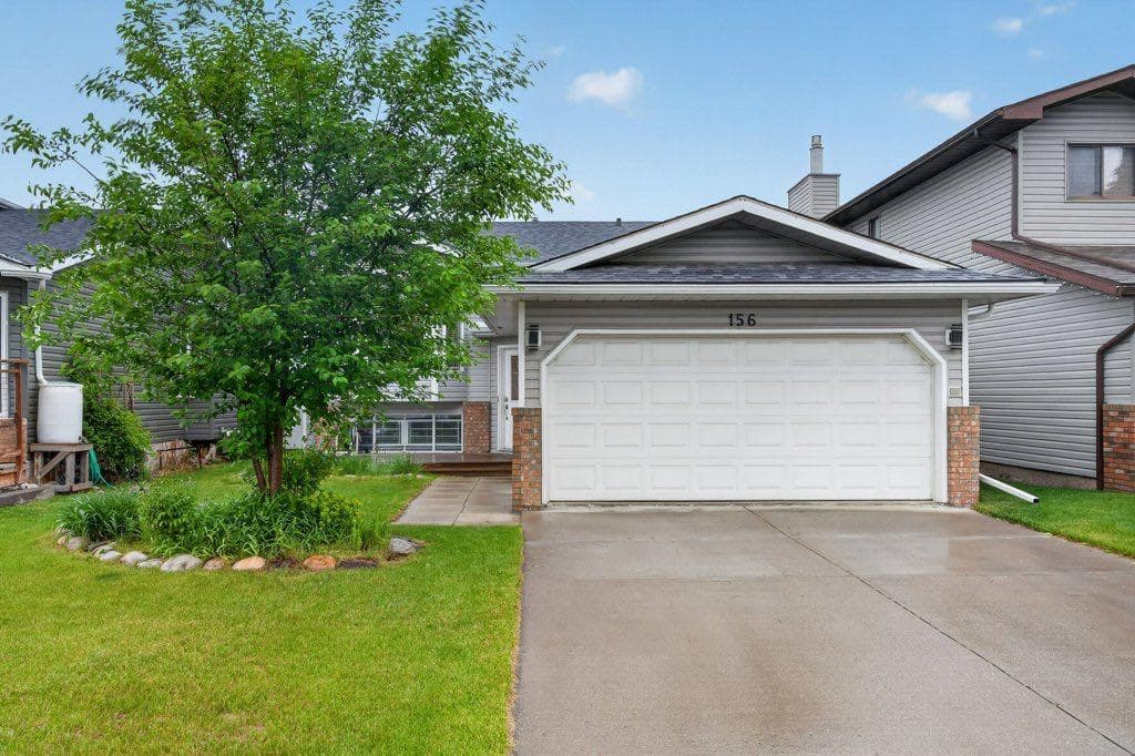4-bed Detached for sale at 156 Rivercroft Close SE, Calgary