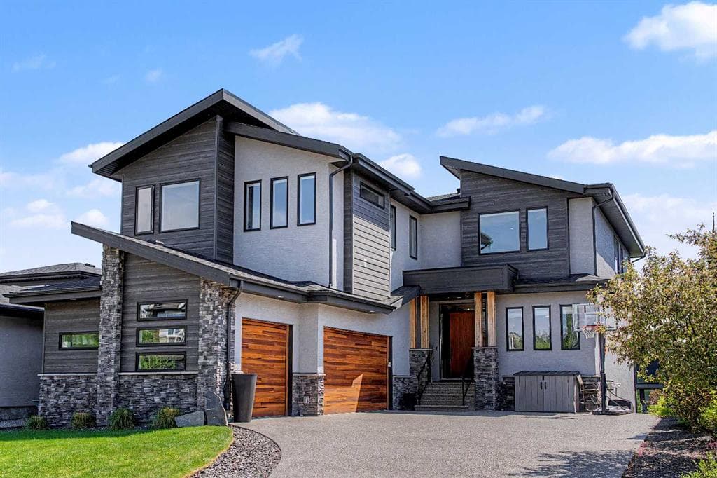 4-bed Detached for sale at 125 Cranbrook Heights SE, Calgary
