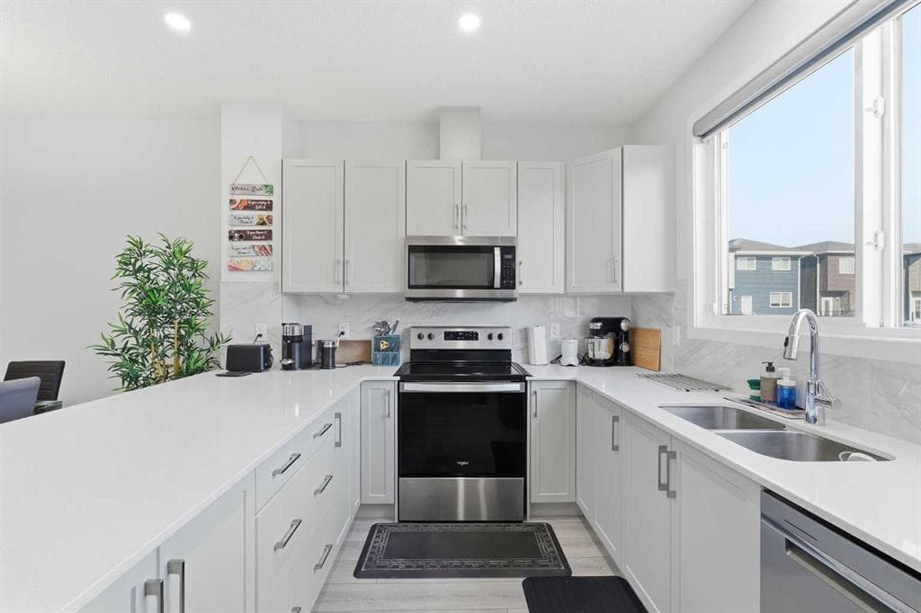 6-bed Detached for sale at 44 Amblefield Avenue NW, Calgary