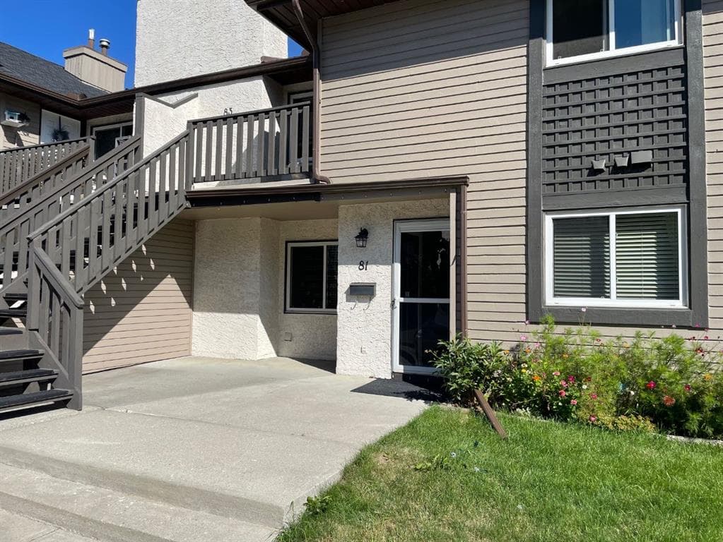 2-bed Townhouse for sale at 81 Cedar Springs Gardens SW, Calgary