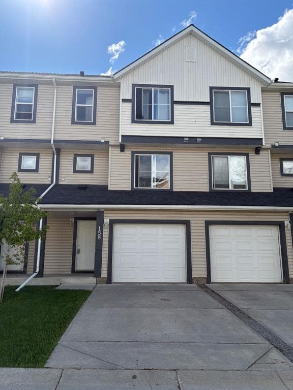 2-bed Townhouse for sale at 158 Everhollow Heights SW, Calgary