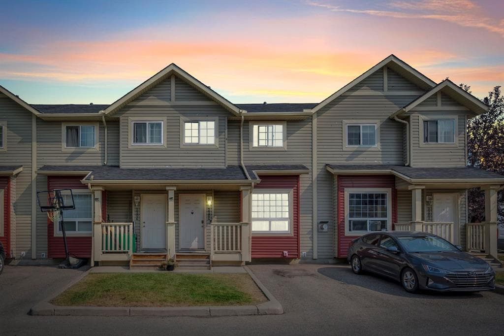 4-bed Townhouse for sale at 2204, 111 Tarawood Lane NE, Calgary