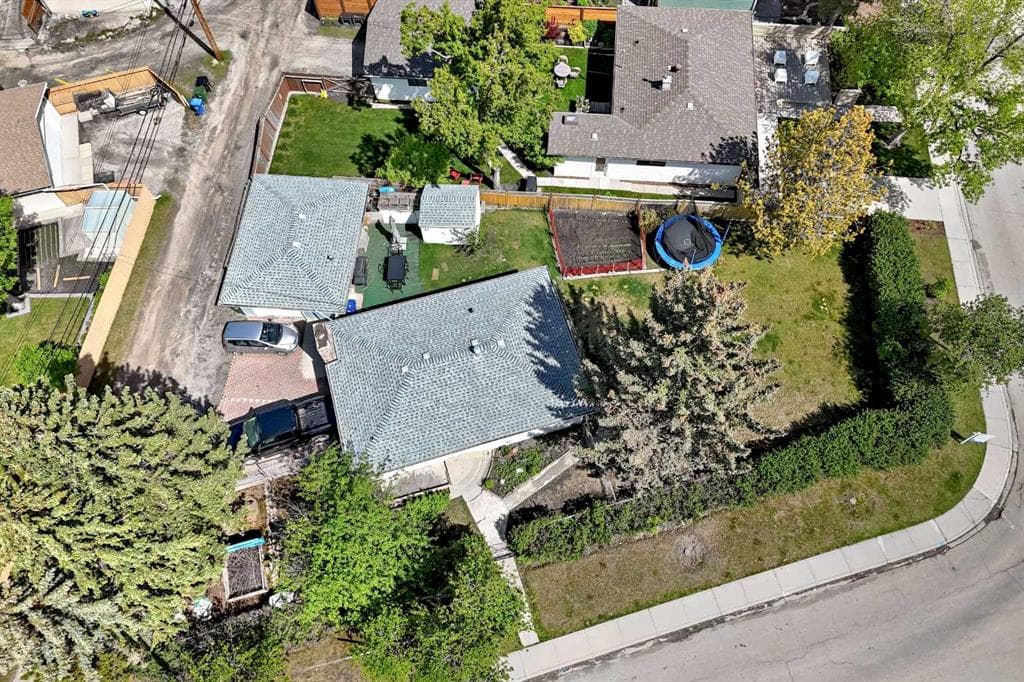 4-bed Detached for sale at 4803 Montana Crescent NW, Calgary