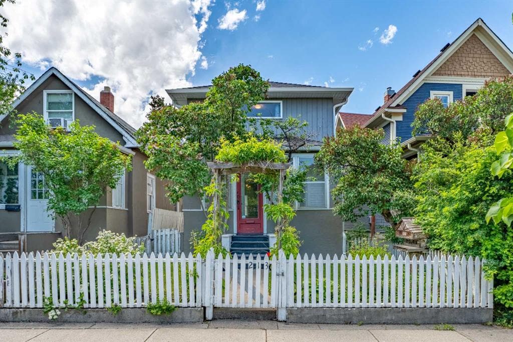 2-bed Detached for sale at 213 7A Street NE, Calgary