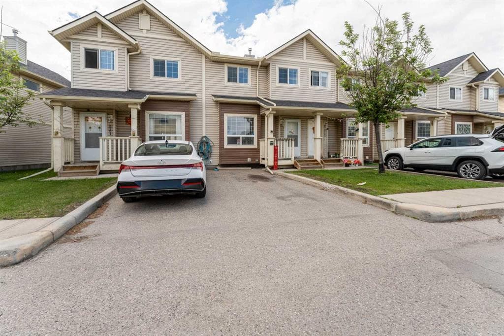4-bed Townhouse for sale at 2102, 111 Tarawood Lane NE, Calgary