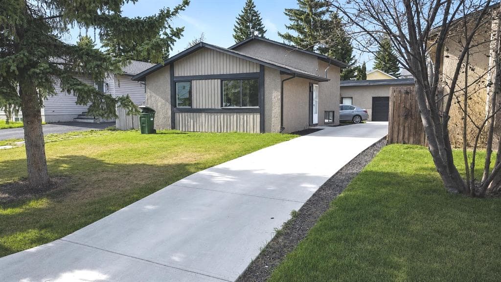 3-bed Detached for sale at 6420 26 Avenue NE, Calgary