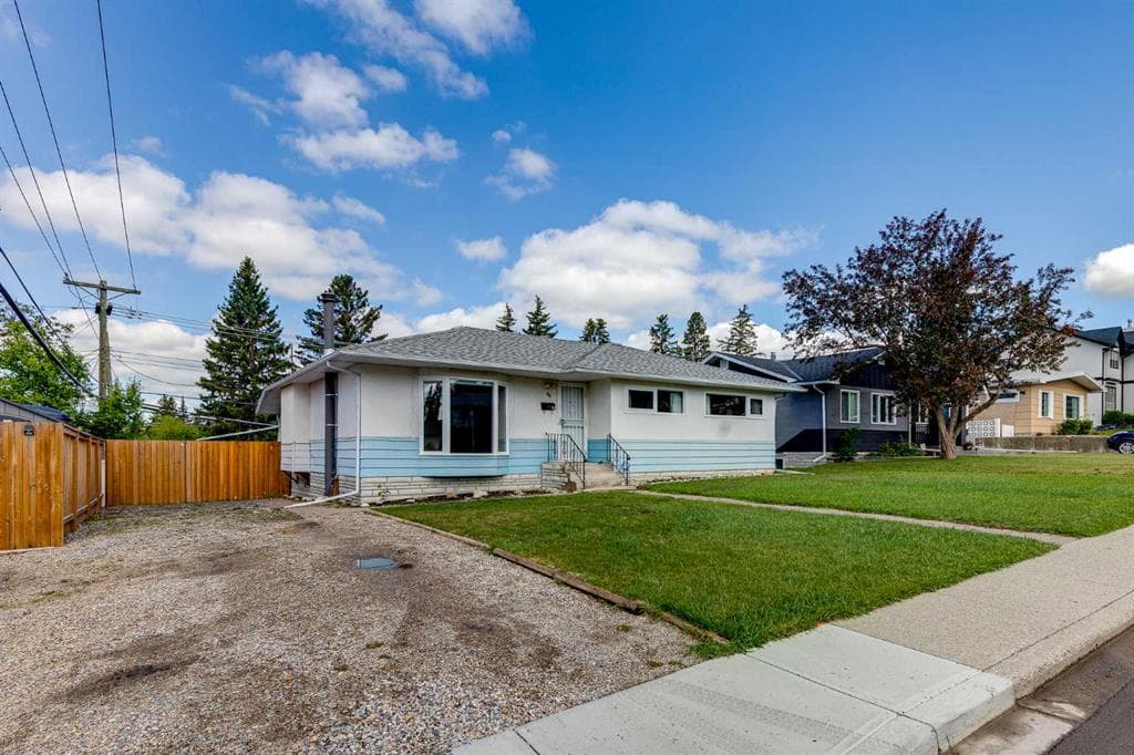 4-bed Detached for sale at 47 Clarendon Road NW, Calgary