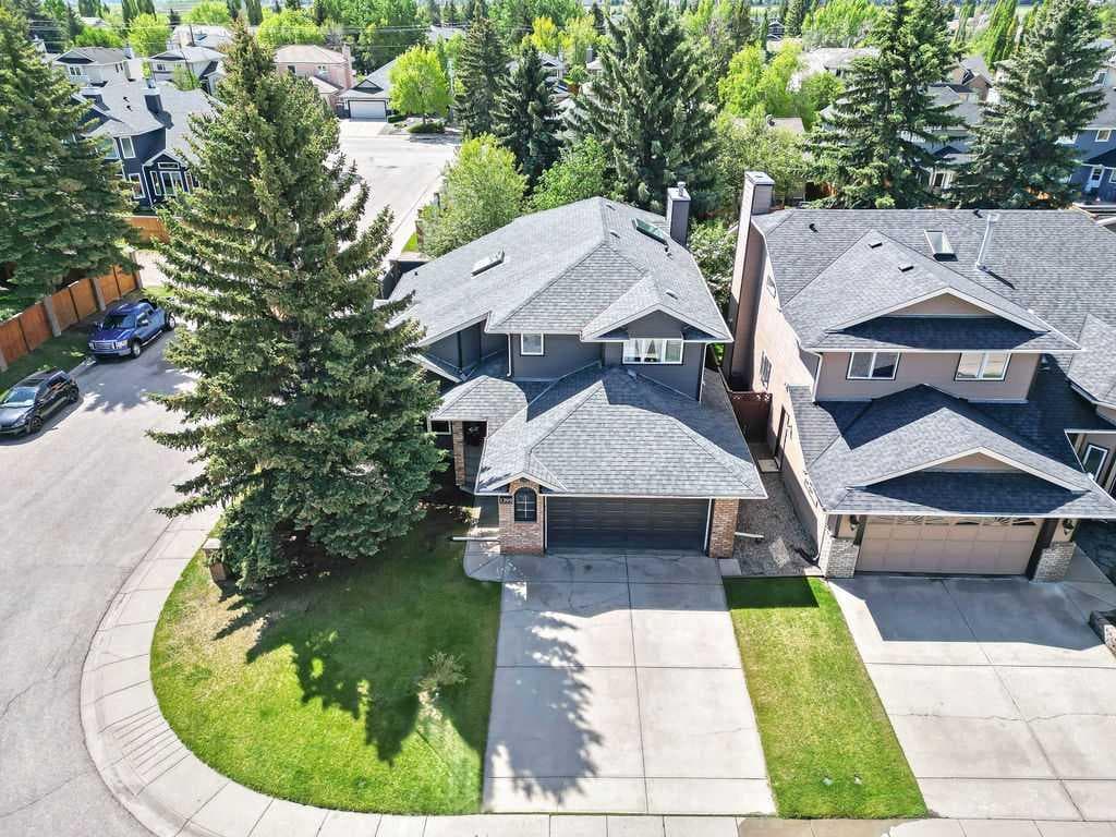 5-bed Detached for sale at 1399 Sunwood Road SE, Calgary