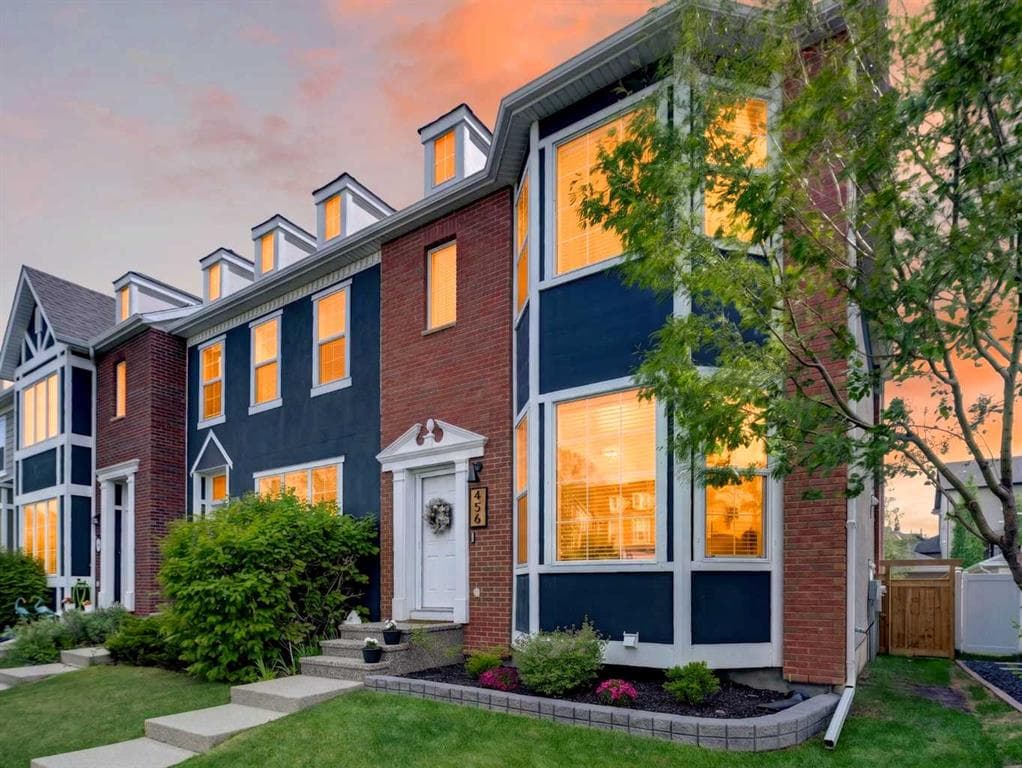 2-bed Townhouse for sale at 456 Rainbow Falls Drive, Chestermere