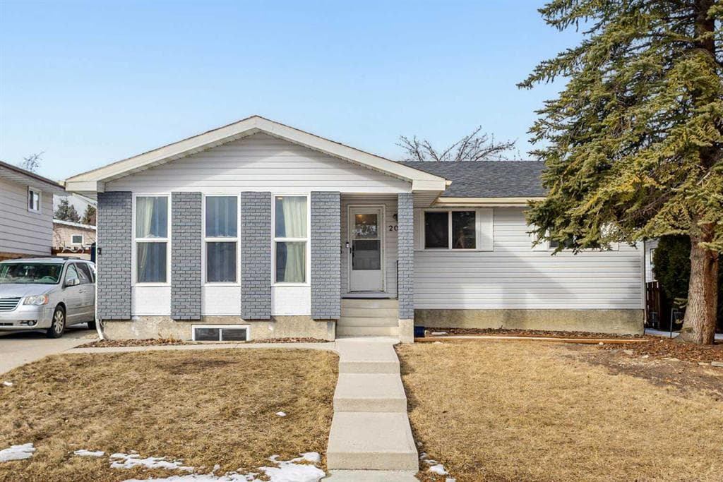 5-bed Detached for sale at 208 Woodpark Place SW, Calgary