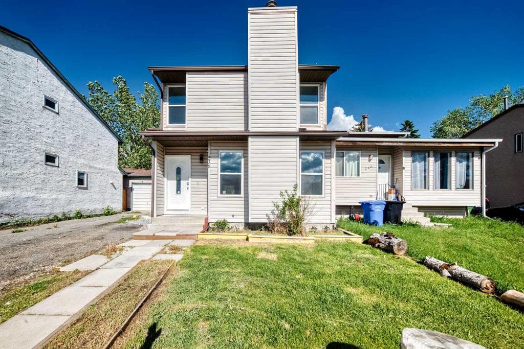 4-bed Semi-detached for sale at 236 Pinemill Mews NE, Calgary