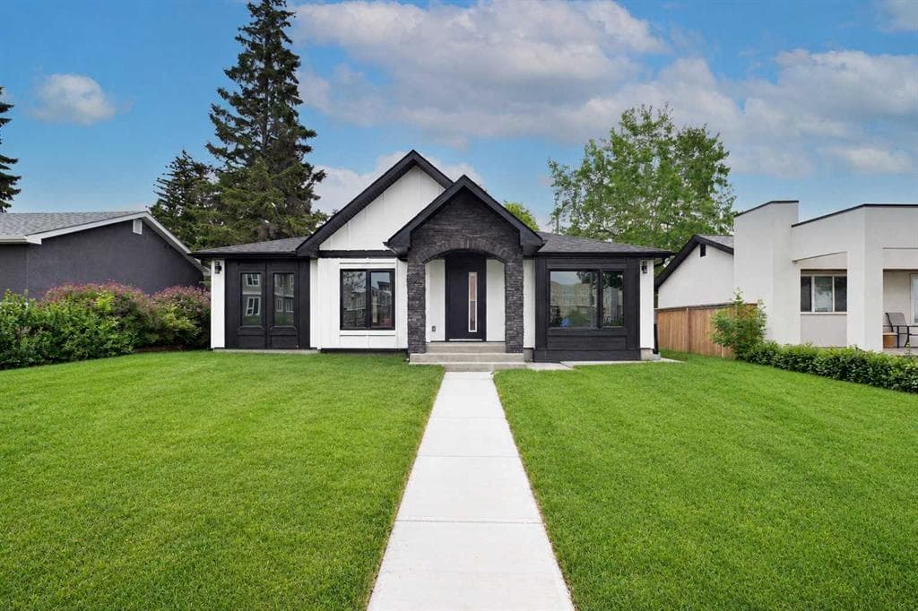 4-bed Detached for sale at 4940 45 Street SW, Calgary