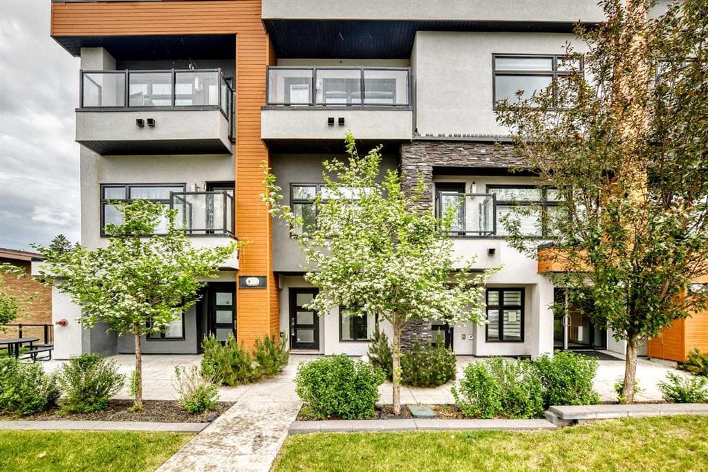 3-bed Townhouse for sale at 109, 1632 20 Avenue NW, Calgary