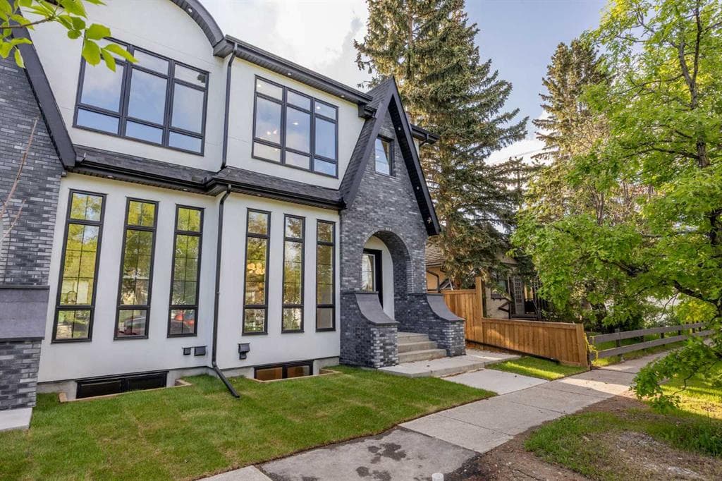 5-bed Semi-detached for sale at 2205 26A Street SW, Calgary
