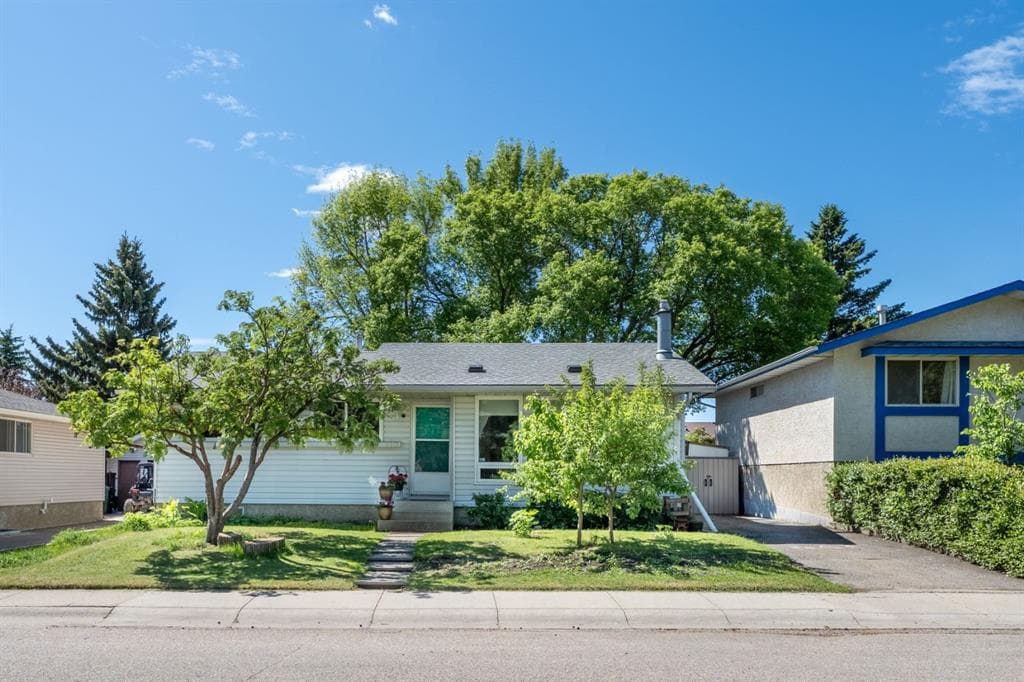 3-bed Detached for sale at 1019 Lysander Drive SE, Calgary