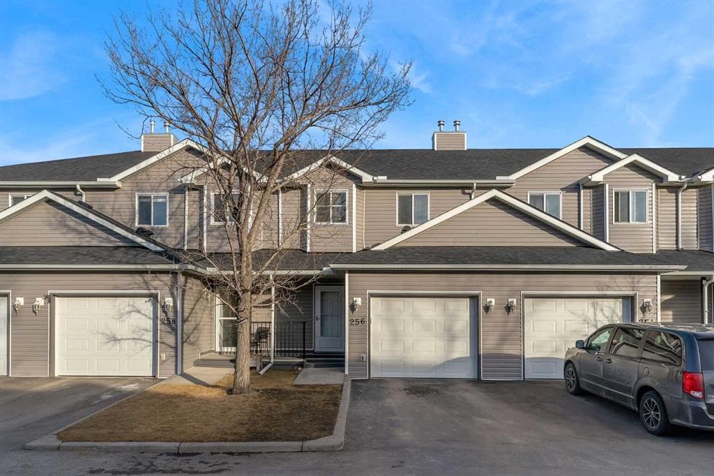 3-bed Townhouse for sale at 256 Taracove Place, Calgary
