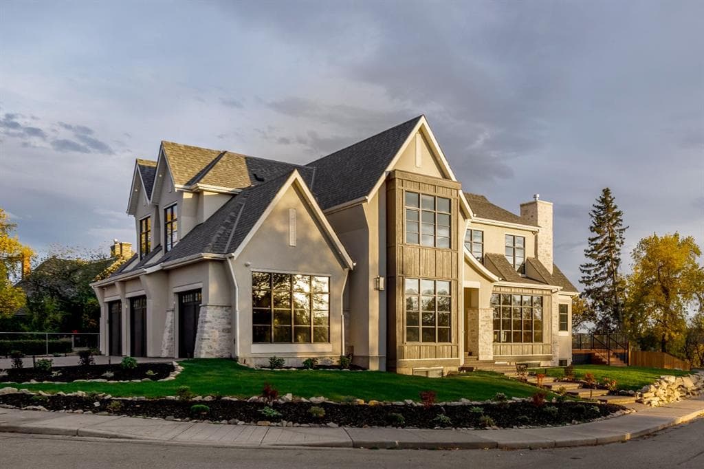 6-bed Detached for sale at 2920 Toronto Crescent NW, Calgary