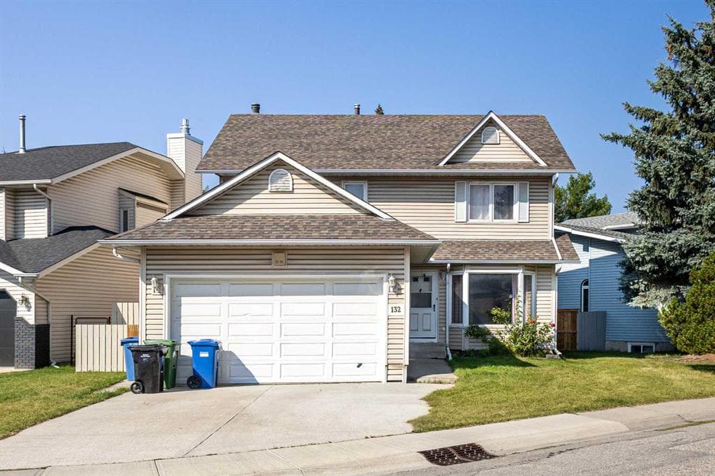 4-bed Detached for sale at 132 Scenic Cove Circle NW, Calgary
