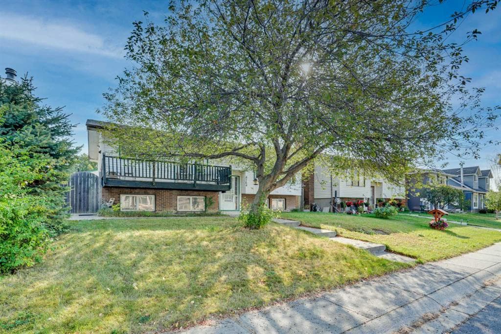4-bed Detached for sale at 4764 Rundlewood Drive NE, Calgary
