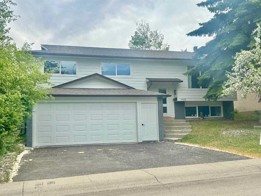 5-bed Detached for sale at 7032 78 Street NW, Calgary