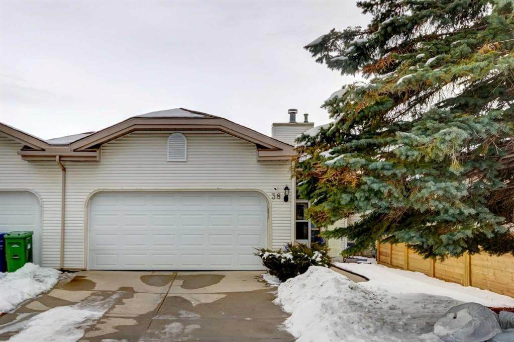 2-bed Semi-detached for sale at 38 Millbank Hill SW, Calgary