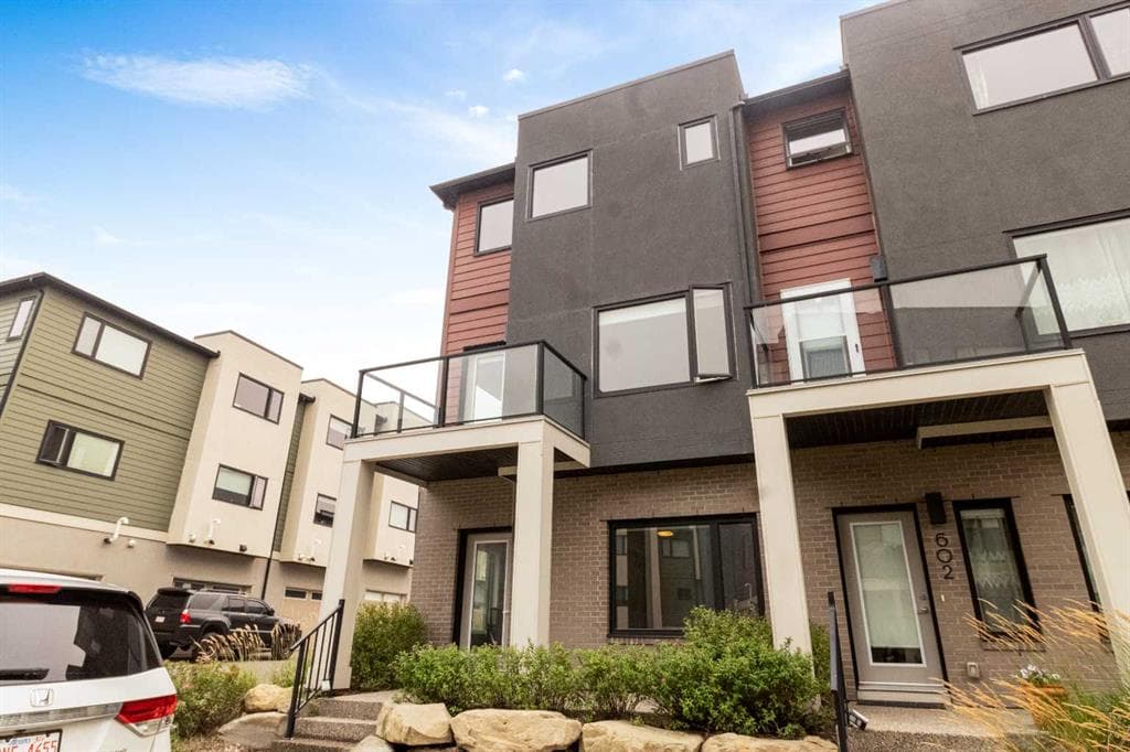 3-bed Townhouse for sale at 601, 218 Sherwood Square NW, Calgary