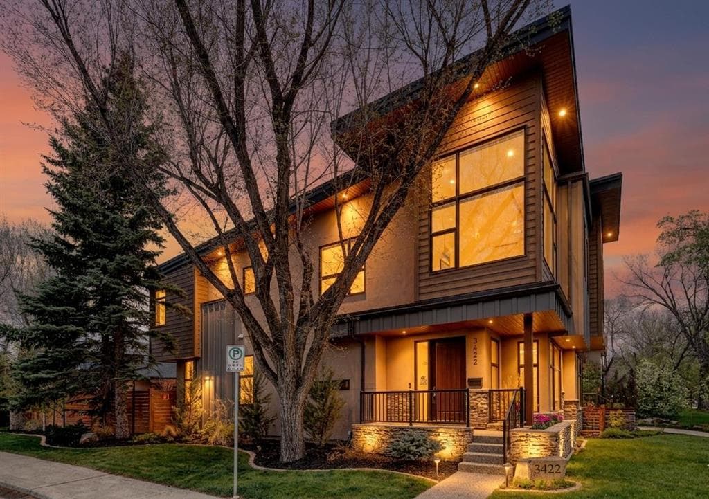 4-bed Semi-detached for sale at 3422 5 Avenue NW, Calgary