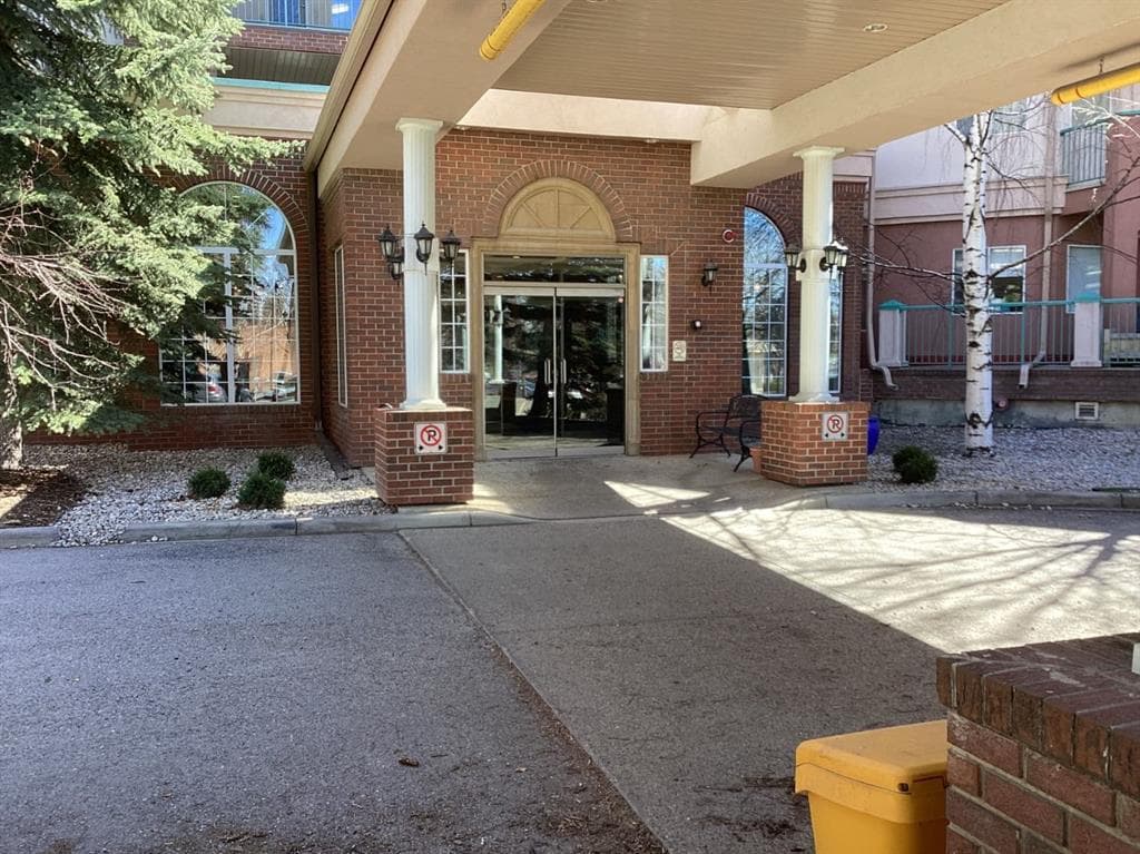 2-bed Apartment for sale at 302, 200 Lincoln Way SW, Calgary