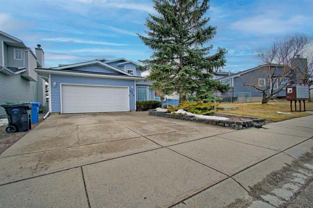 6-bed Detached for sale at 10316 Hidden Valley Drive NW, Calgary