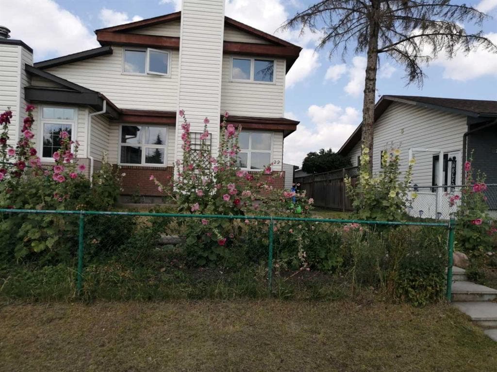 4-bed Semi-detached for sale at 22 Whitman Close NE, Calgary