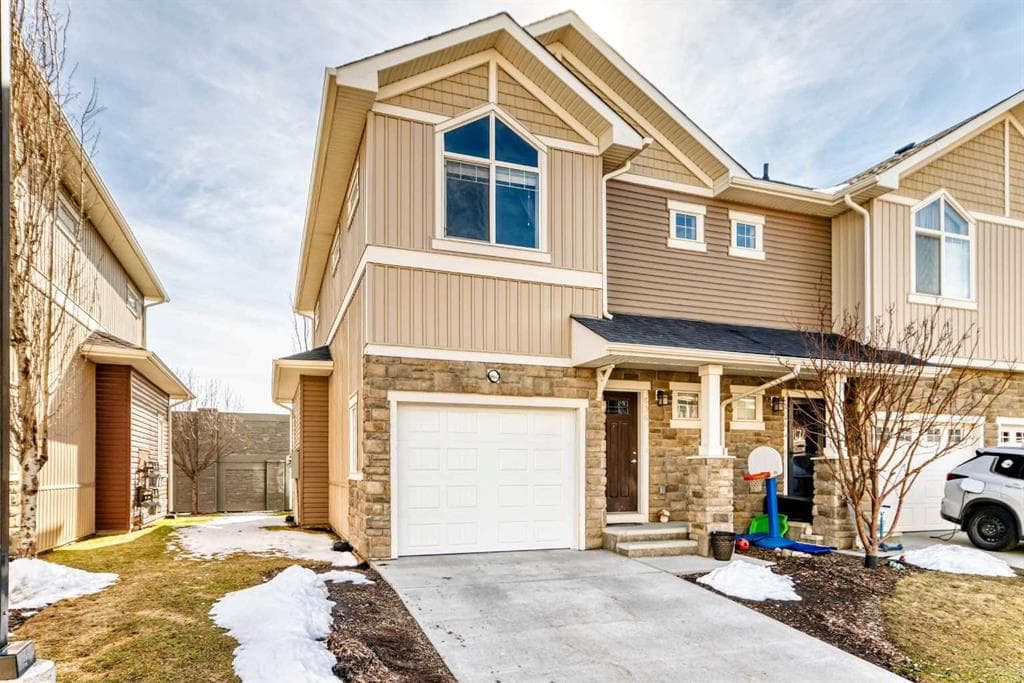 4-bed Townhouse for sale at 636 Skyview Ranch Grove NE, Calgary