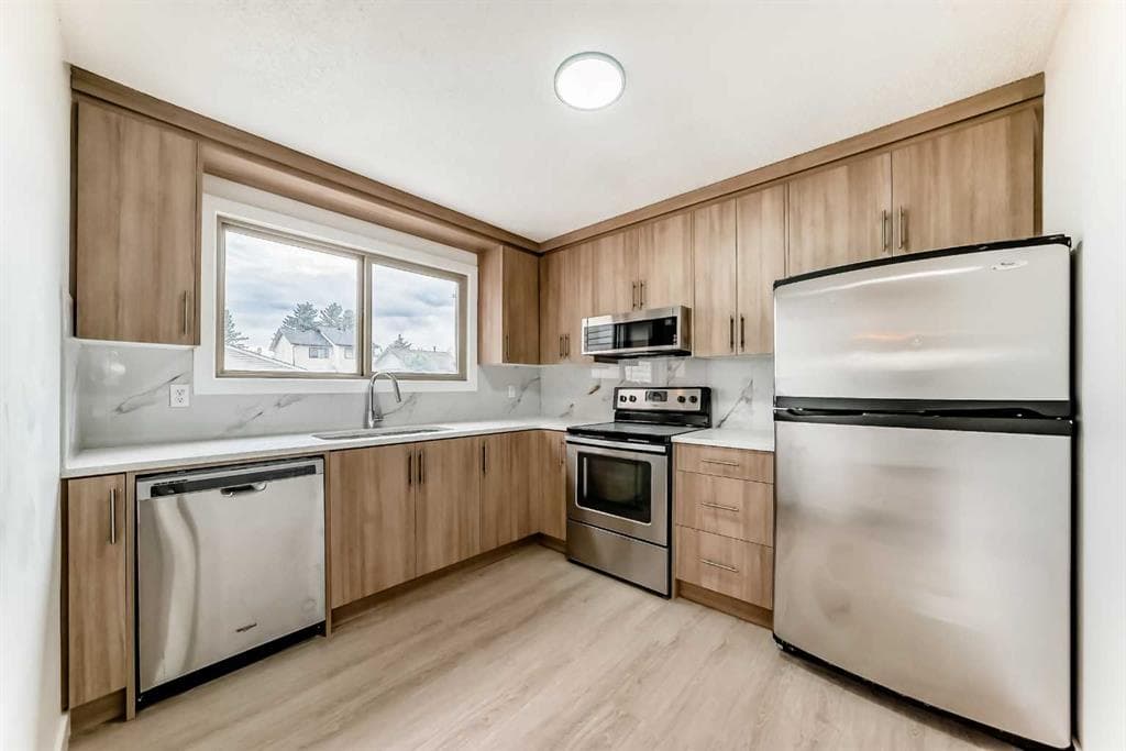 3-bed Detached for sale at 4327 38 Street NE, Calgary