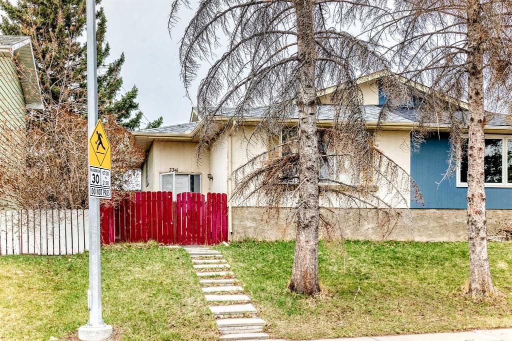 4-bed Semi-detached for sale at 3341 Doverthorn Road SE, Calgary