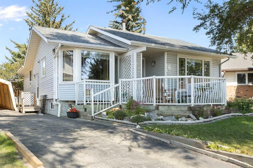 3-bed Detached for sale at 243 Radcliffe Place SE, Calgary