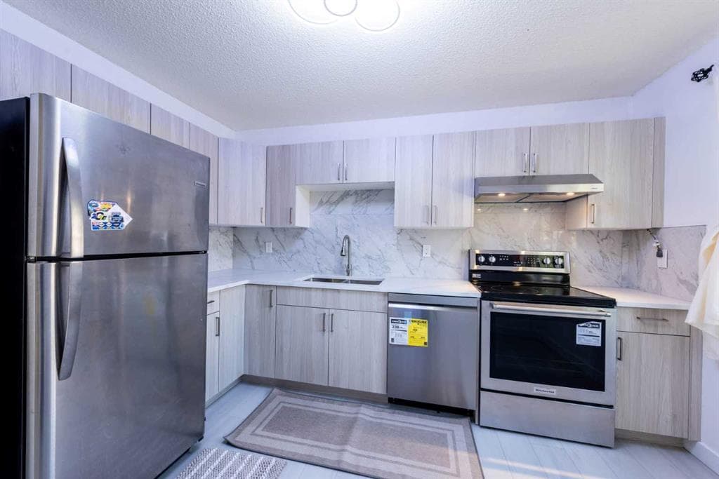 5-bed Townhouse for sale at 34, 3029 Rundleson Road NE, Calgary
