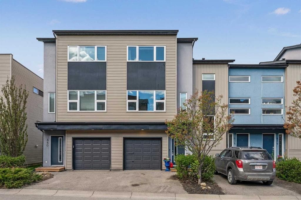 2-bed Townhouse for sale at 438 Covecreek Circle NE, Calgary