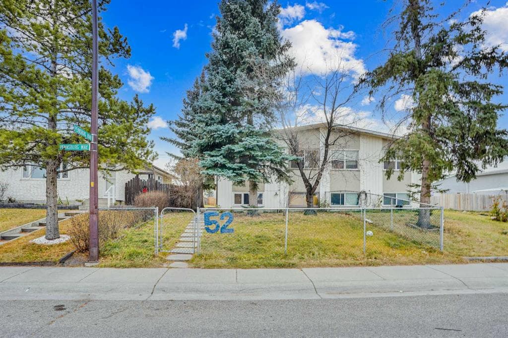 6-bed Semi-detached for sale at 52 Pennsburg Way SE, Calgary