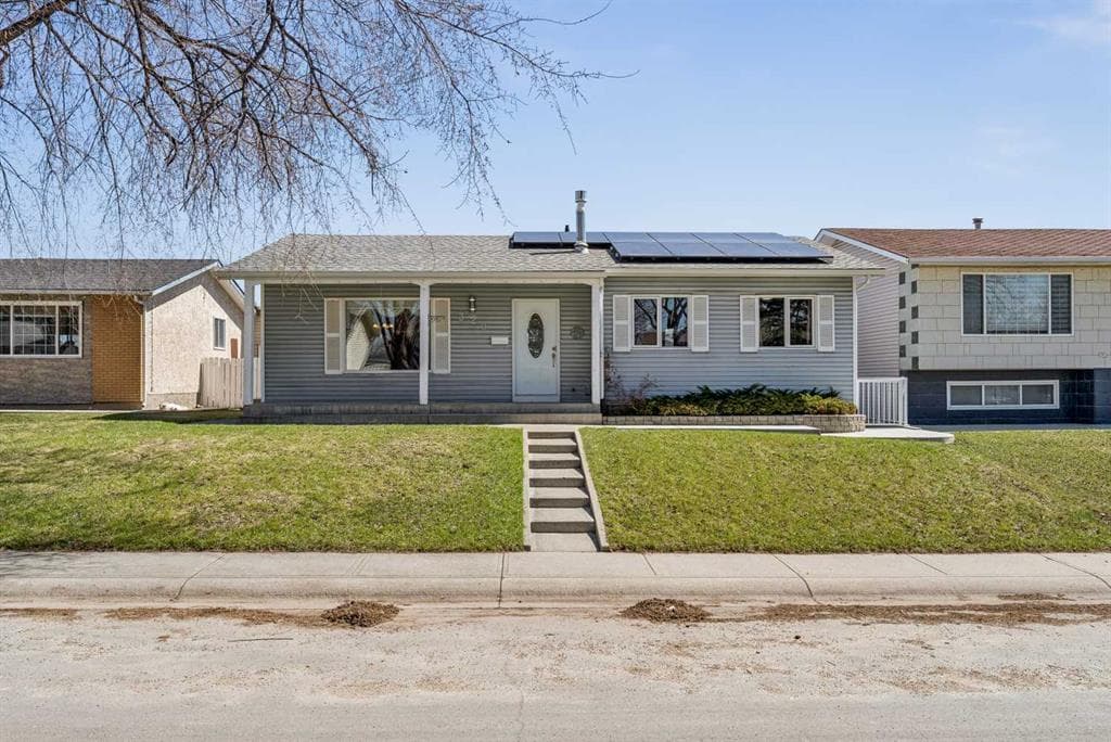 5-bed Detached for sale at 320 Whiteview Road NE, Calgary