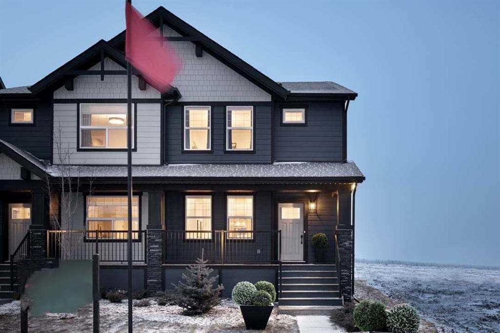 3-bed Semi-detached for sale at 5044 154 Avenue SW, Calgary