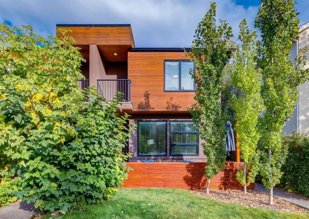 3-bed Townhouse for sale at 1, 1938 33 Street SW, Calgary